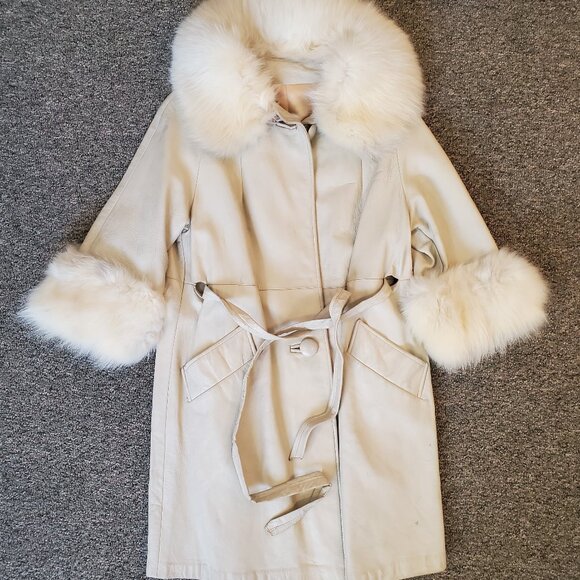 Vintage 60’s White Leather Coat with Arctic Fox Fur Trim 3/4 Sleeve Size Small